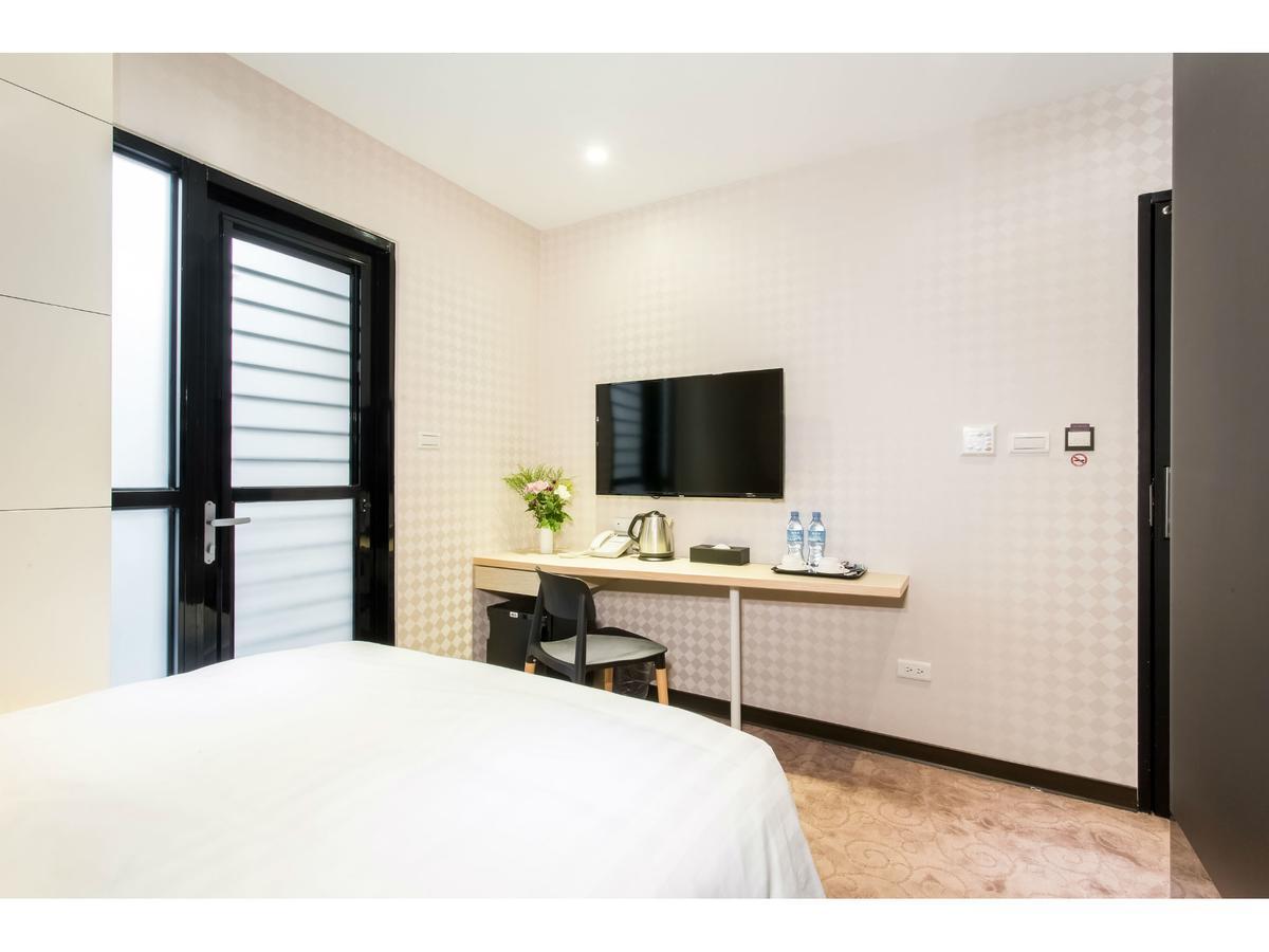 Rf Hotel  Linsen Tajpej Kültér fotó