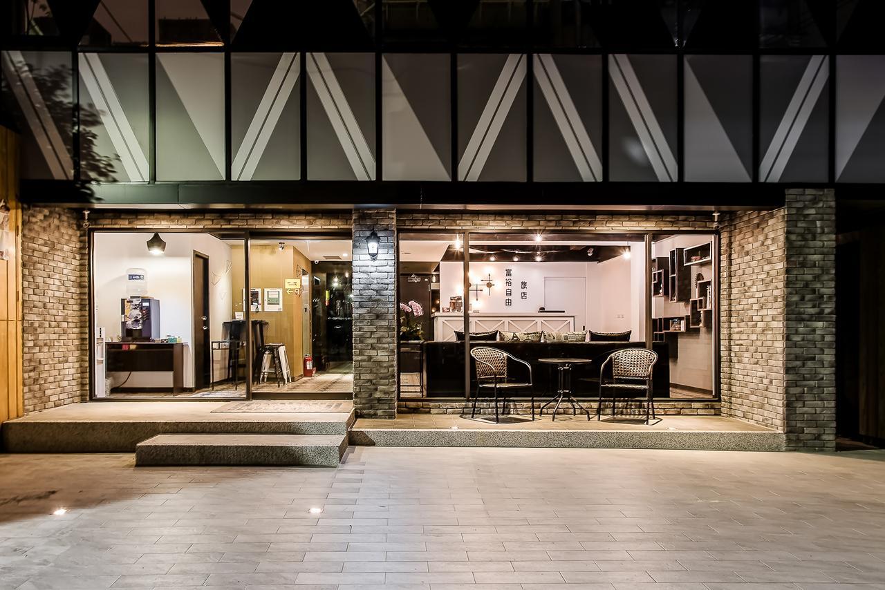 Rf Hotel  Linsen Tajpej Kültér fotó